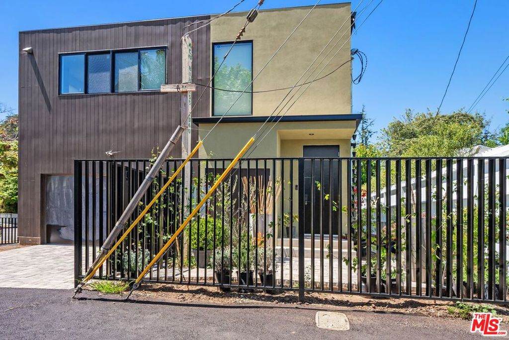 2202 Washington Avenue - Photo 1