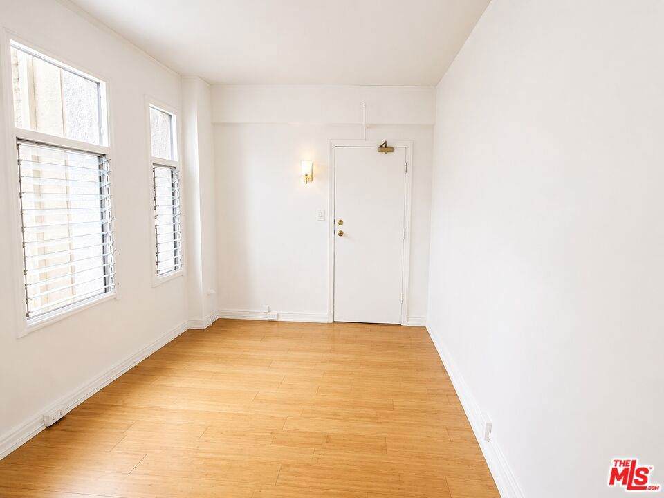 634 Gramercy Place - Photo 1