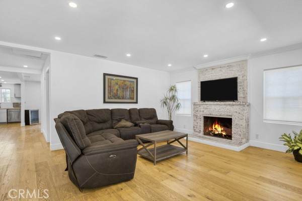 7434 Nestle - Photo 1