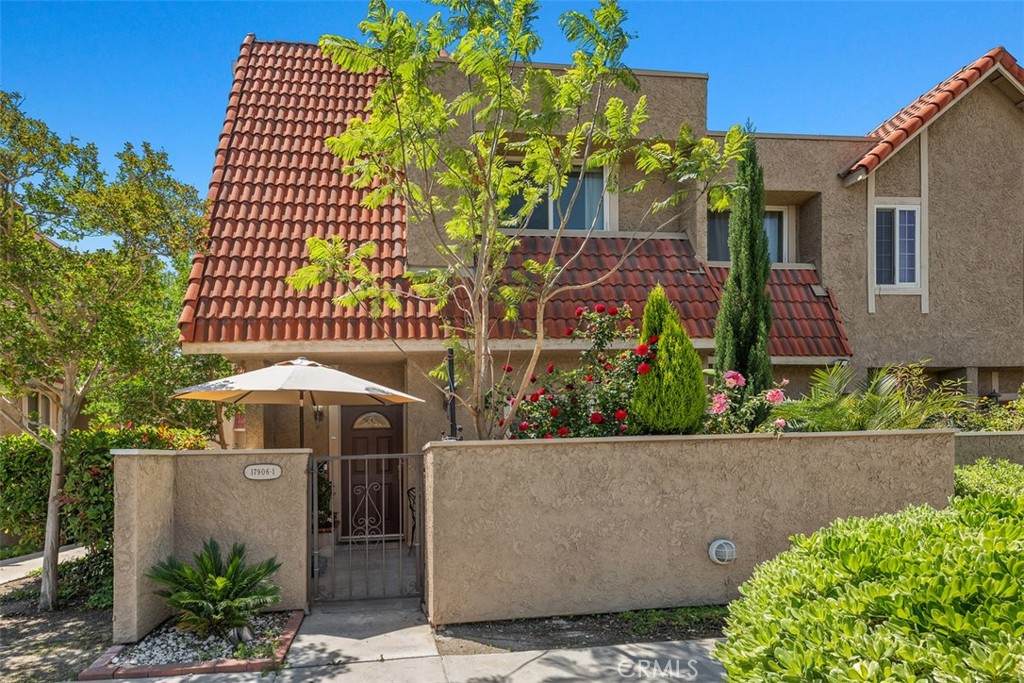 17906 River Circle - Photo 1