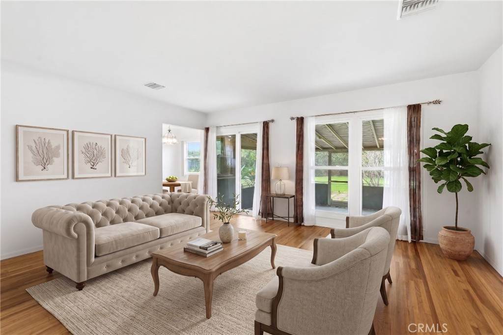 15853 Romar - Photo 1