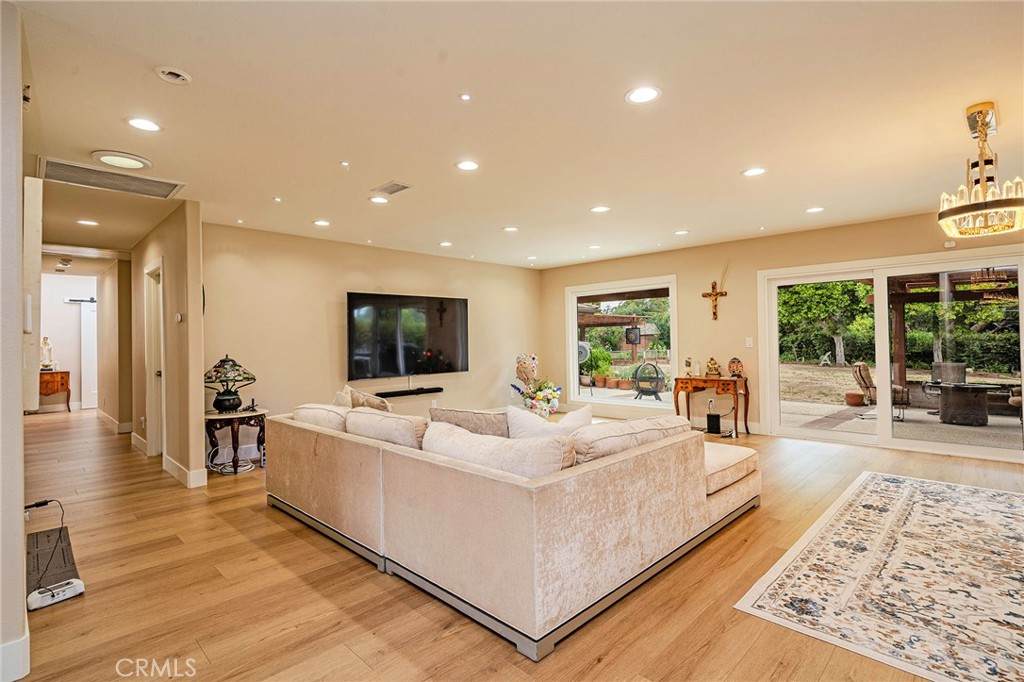 https://bt-photos.global.ssl.fastly.net/socal/orig_boomver_1_432644812-2.jpg