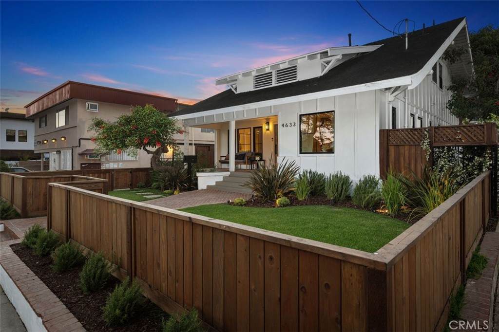 4633 Russell - Photo 1
