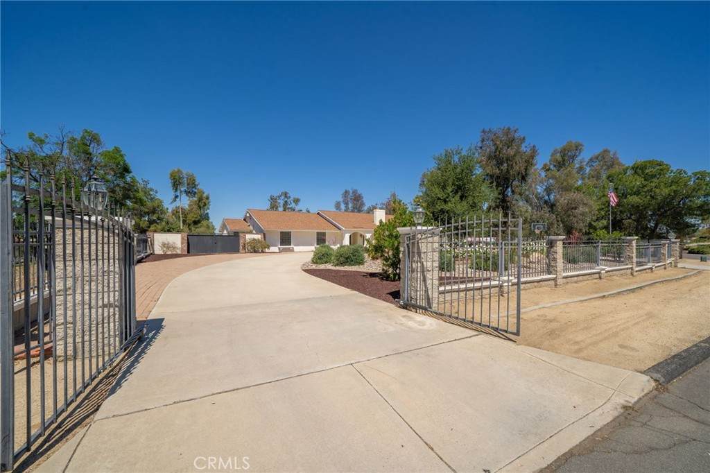 https://bt-photos.global.ssl.fastly.net/socal/orig_boomver_1_432667047-2.jpg