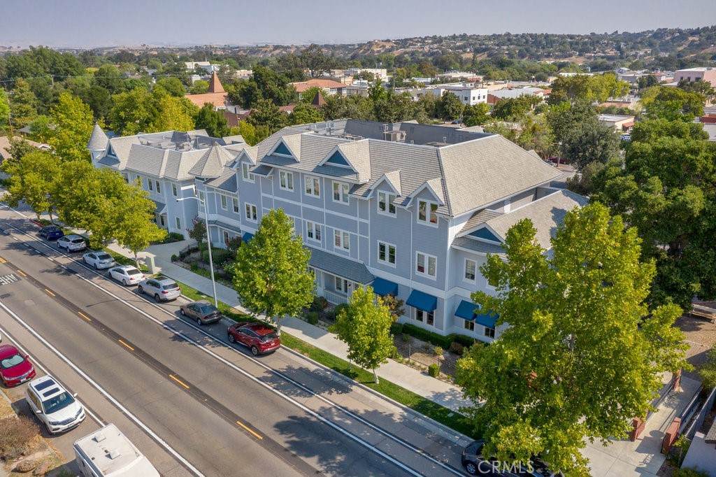 1224 Vine - Photo 1
