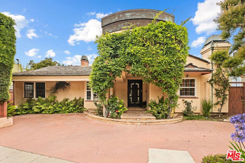 219 Entrada Drive - Photo 1