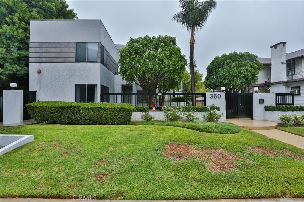 360 Los Robles Avenue - Photo 1