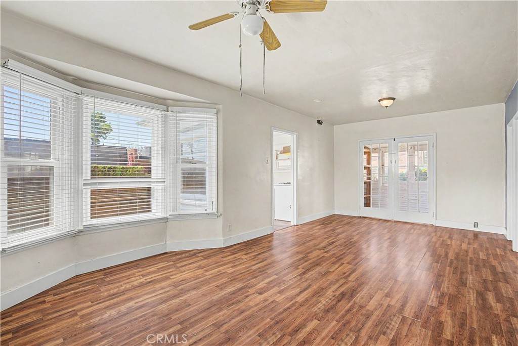 421 Almond - Photo 1