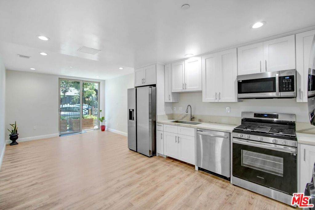 11753 Iowa Avenue - Photo 1