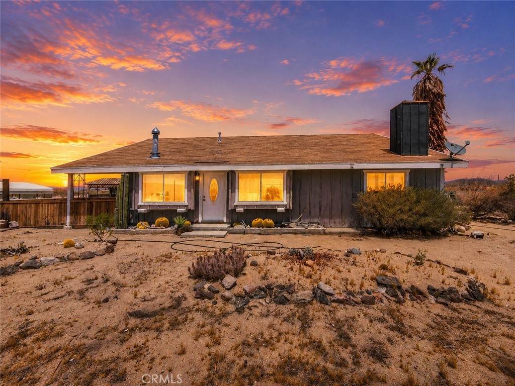 2620 Oasis Street - Photo 1