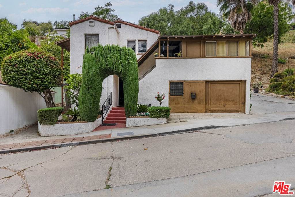 2251 Moss Avenue - Photo 1