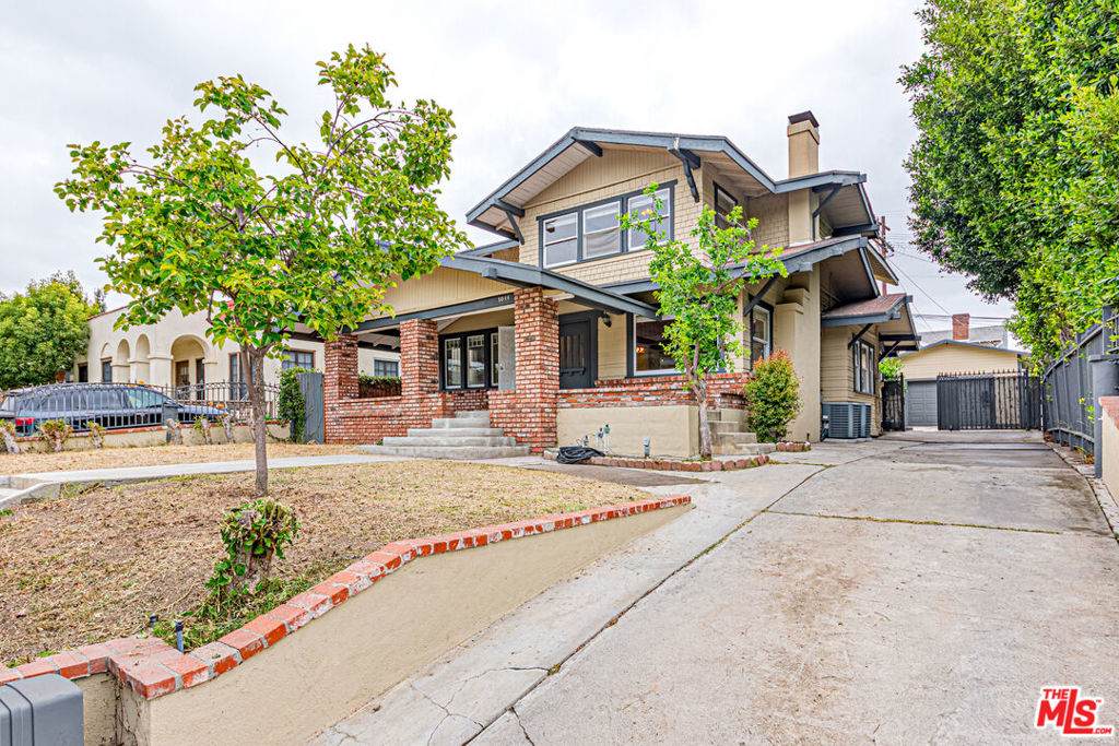 1044 St Andrews Place - Photo 1