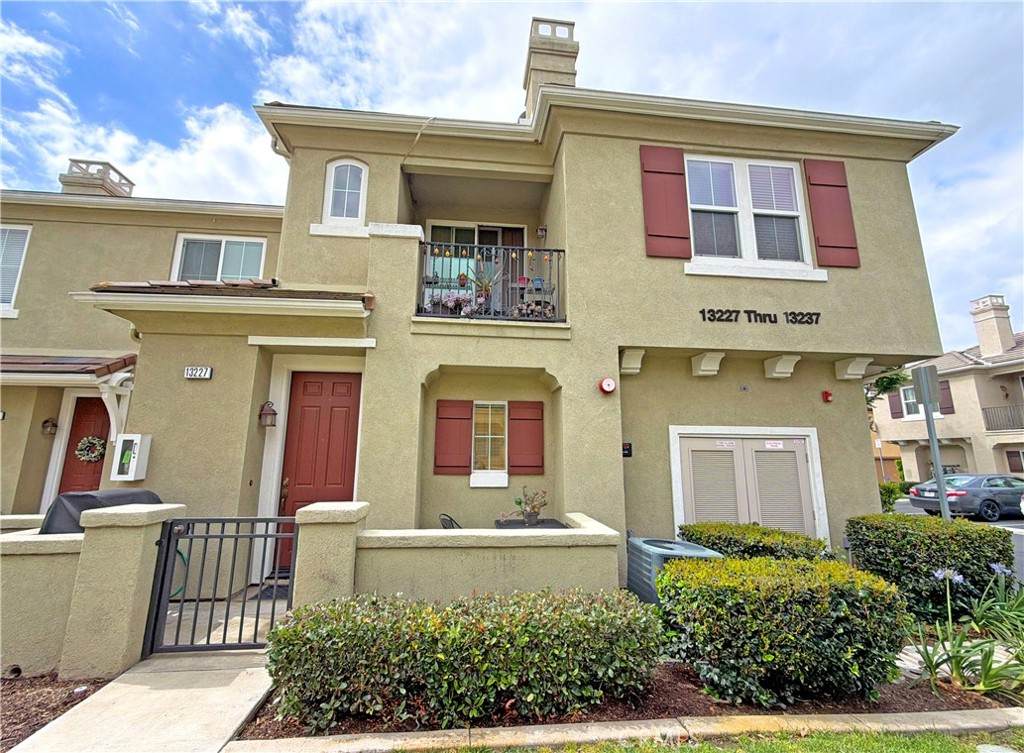 13227 Lamar - Photo 1