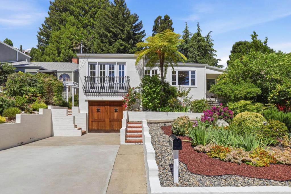 32 Beverly Drive - Photo 1