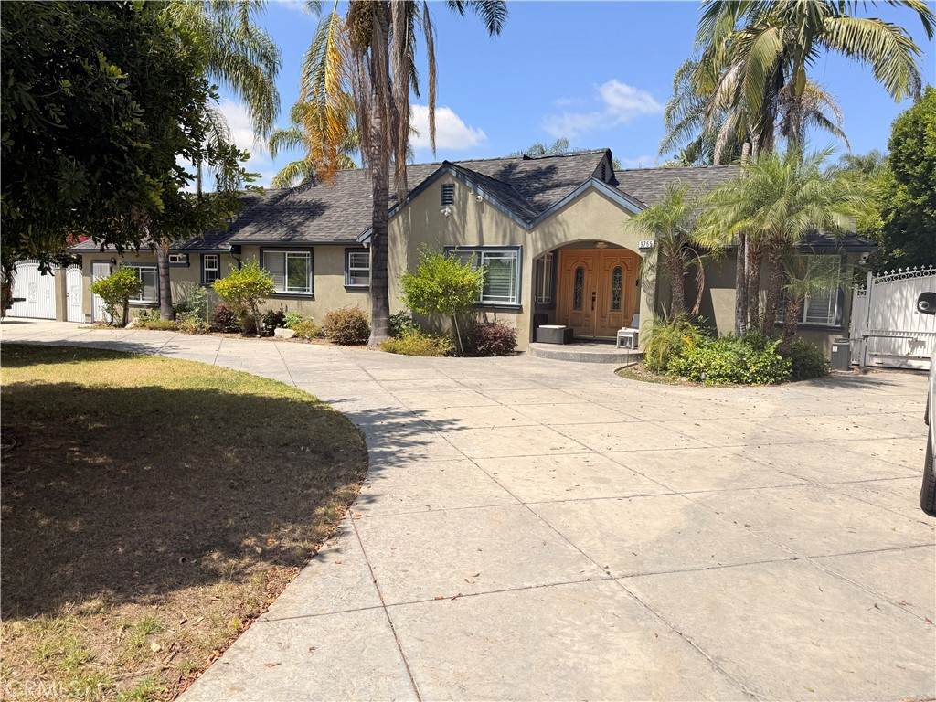 9755 Noble Ave - Photo 1