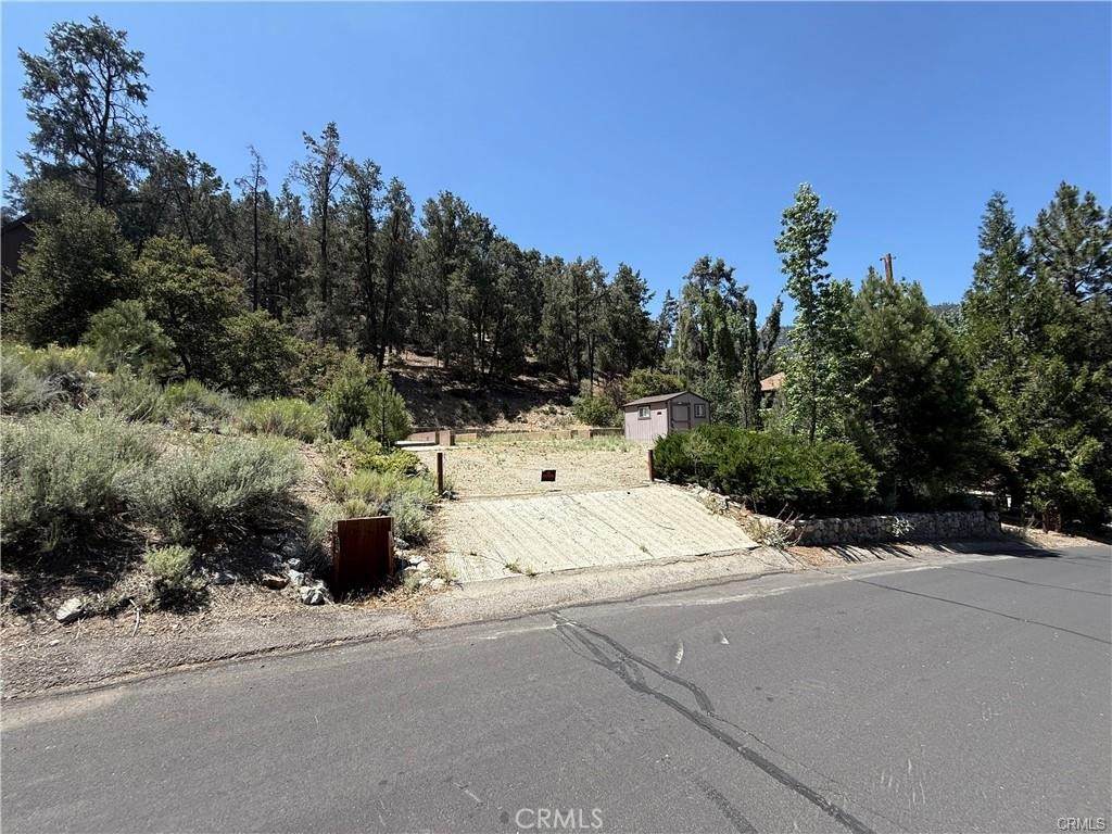 2221 Symonds - Photo 1