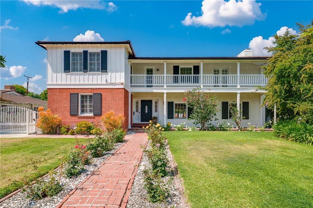 2245 California - Photo 1