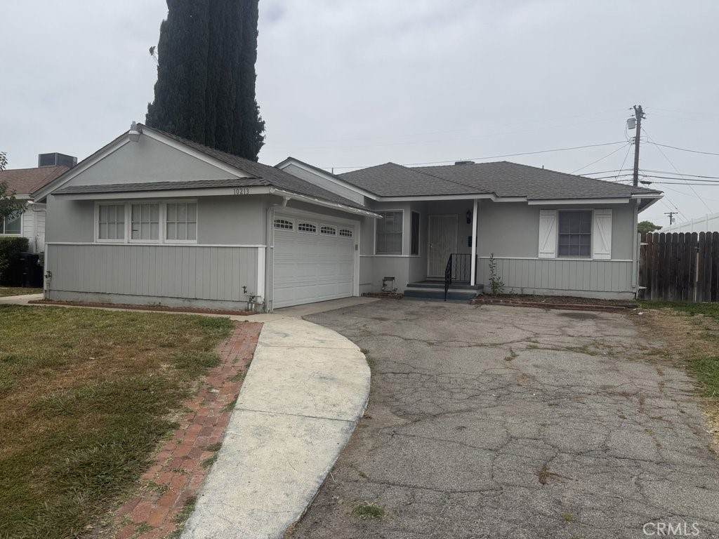 10213 Sophia Avenue - Photo 1
