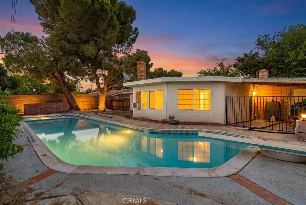 44937 E 5th Street - Photo 1
