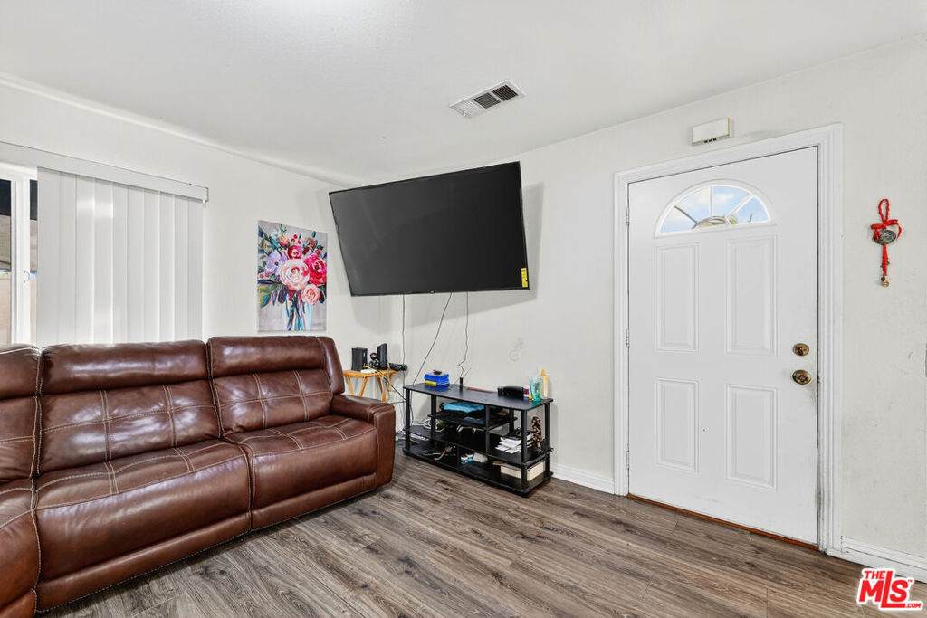 https://bt-photos.global.ssl.fastly.net/socal/orig_boomver_1_433451206-2.jpg