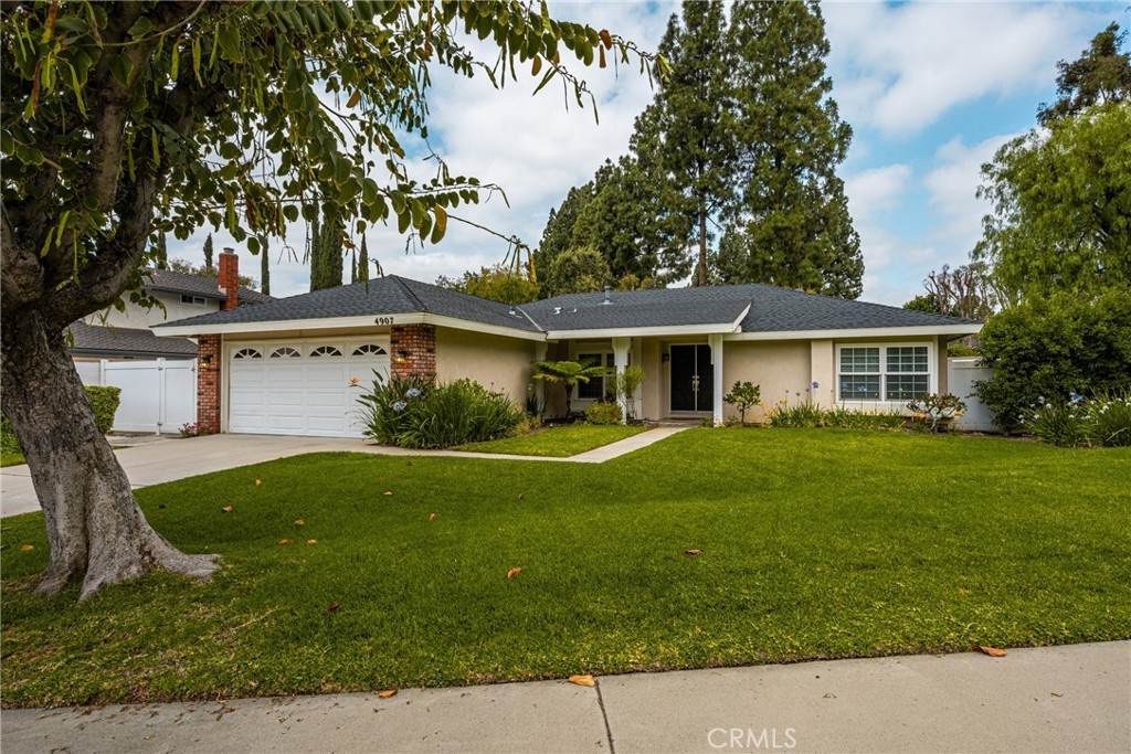 4907 Avenida De Las Estrellas - Photo 1