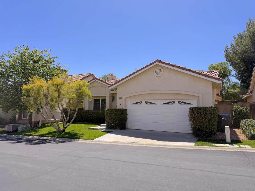 469 Autumn Way - Photo 1