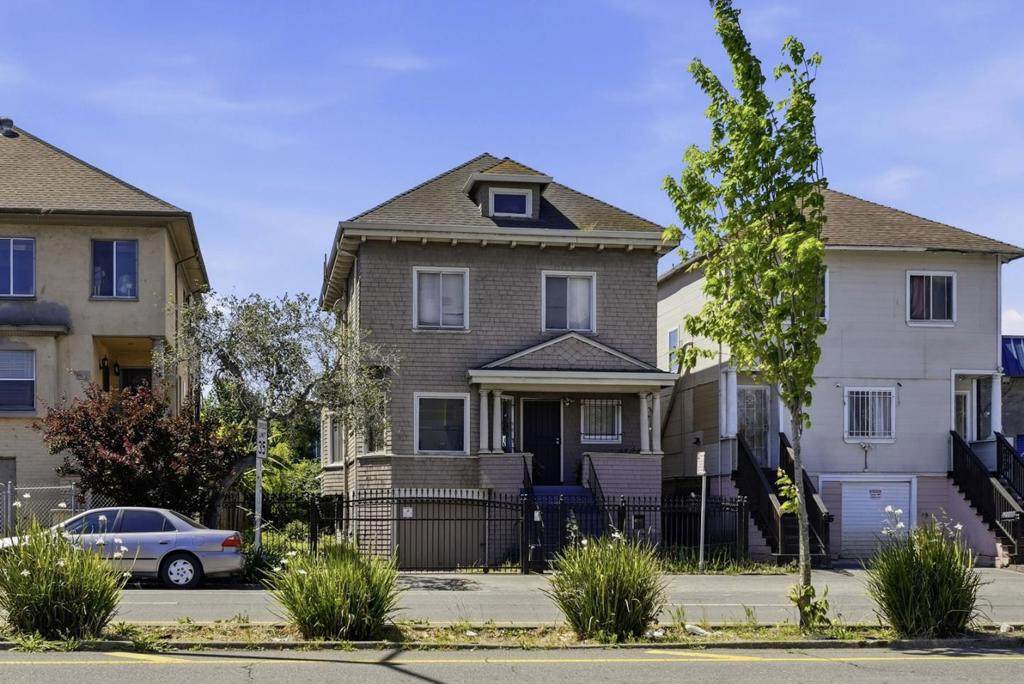 881 Macarthur Boulevard - Photo 1