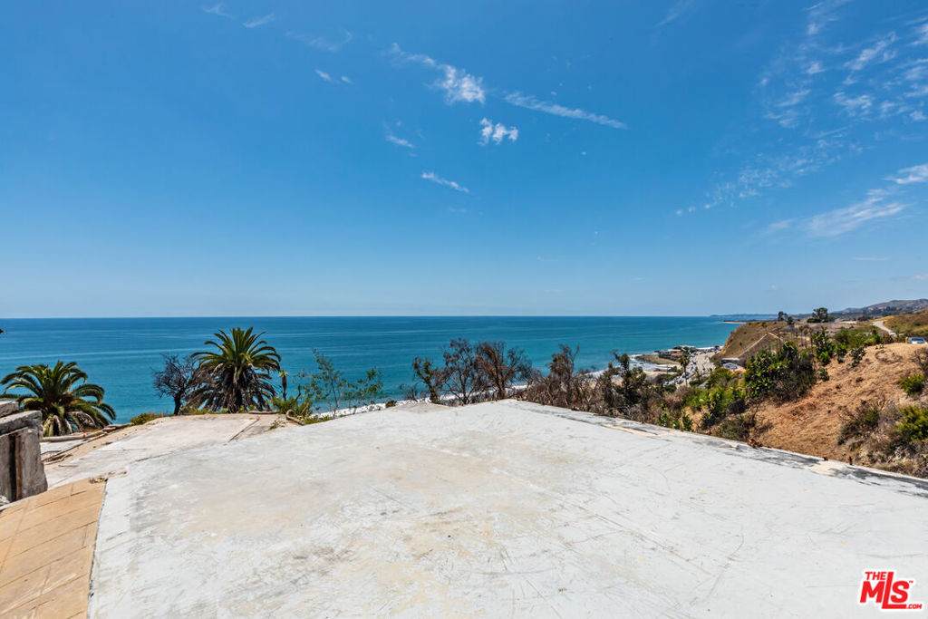 21470 Rambla Vista - Photo 1
