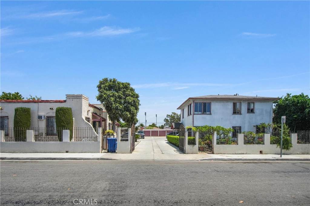 532 La Verne - Photo 1