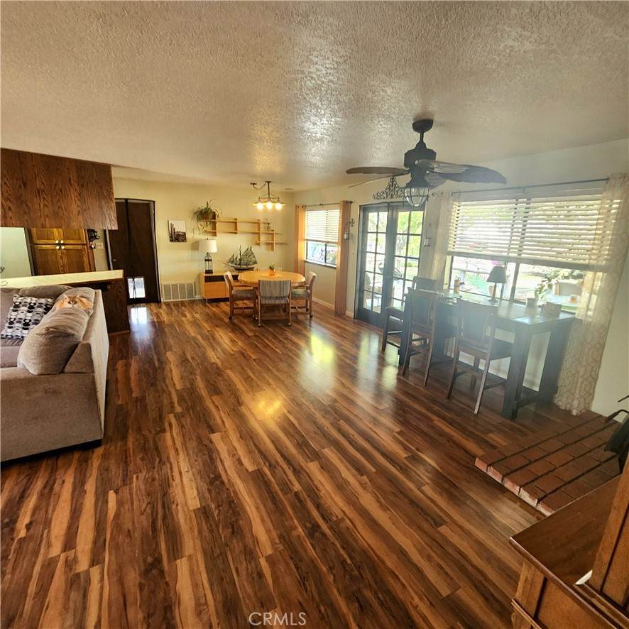https://bt-photos.global.ssl.fastly.net/socal/orig_boomver_1_433882121-2.jpg