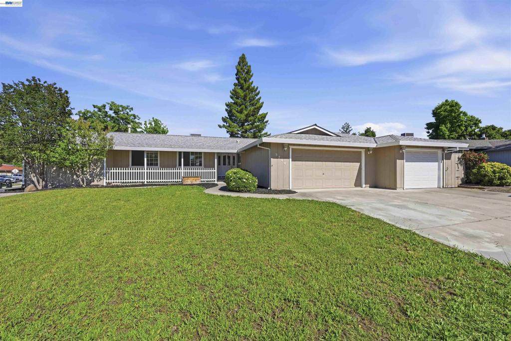 5744 Sperry Dr - Photo 1