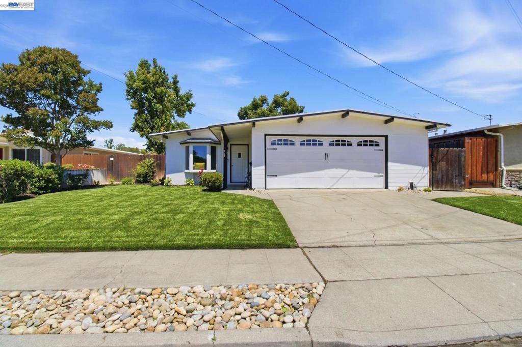 774 Mariposa Ave - Photo 1