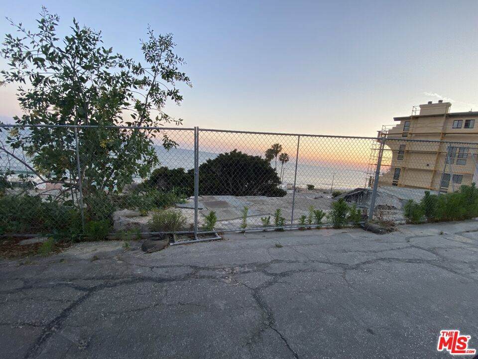 21350 Rambla Vista - Photo 1