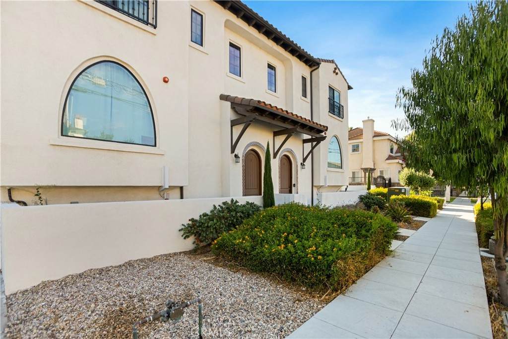 250 Arroyo Drive - Photo 1
