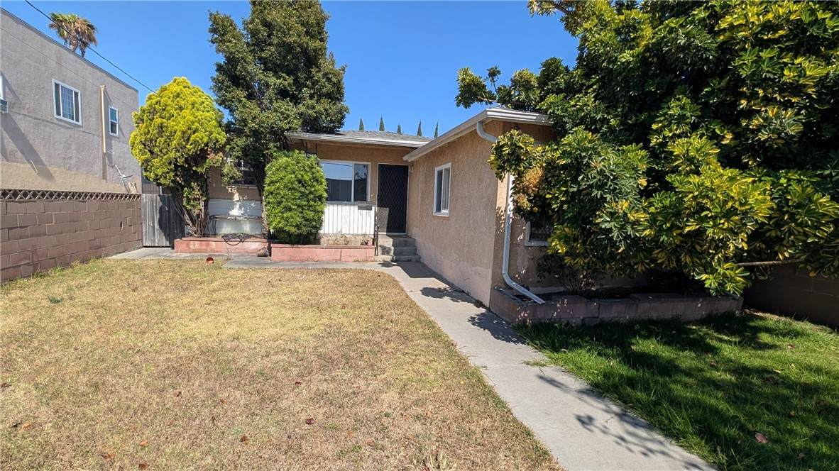 12814 Doty Avenue - Photo 1