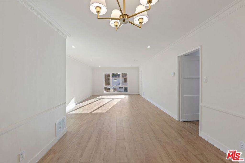 1252 Crescent Heights - Photo 1