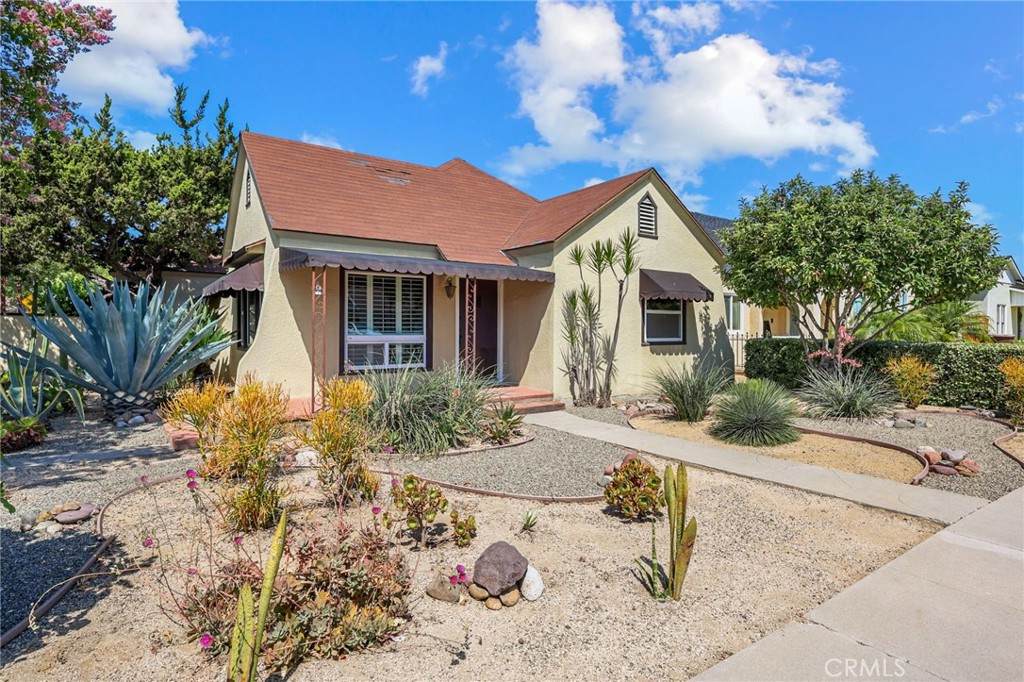 559 Clementine Street - Photo 1