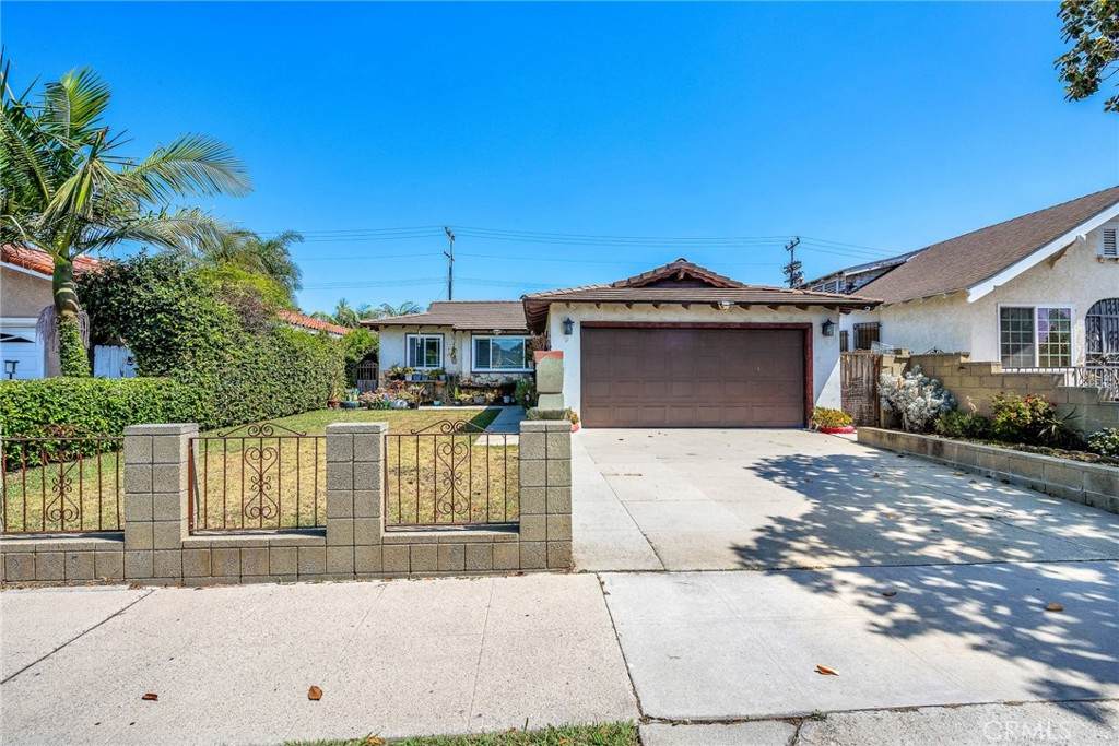 1215 Mauretania Street - Photo 1