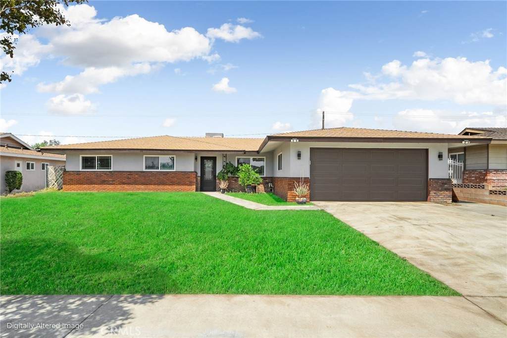 9846 Tamarind Avenue - Photo 1