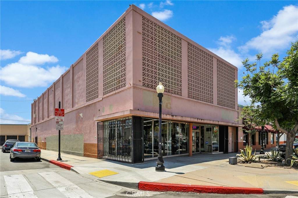 10640 Main Street - Photo 1