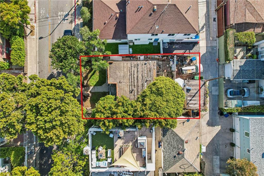 633 Navy Street - Photo 1