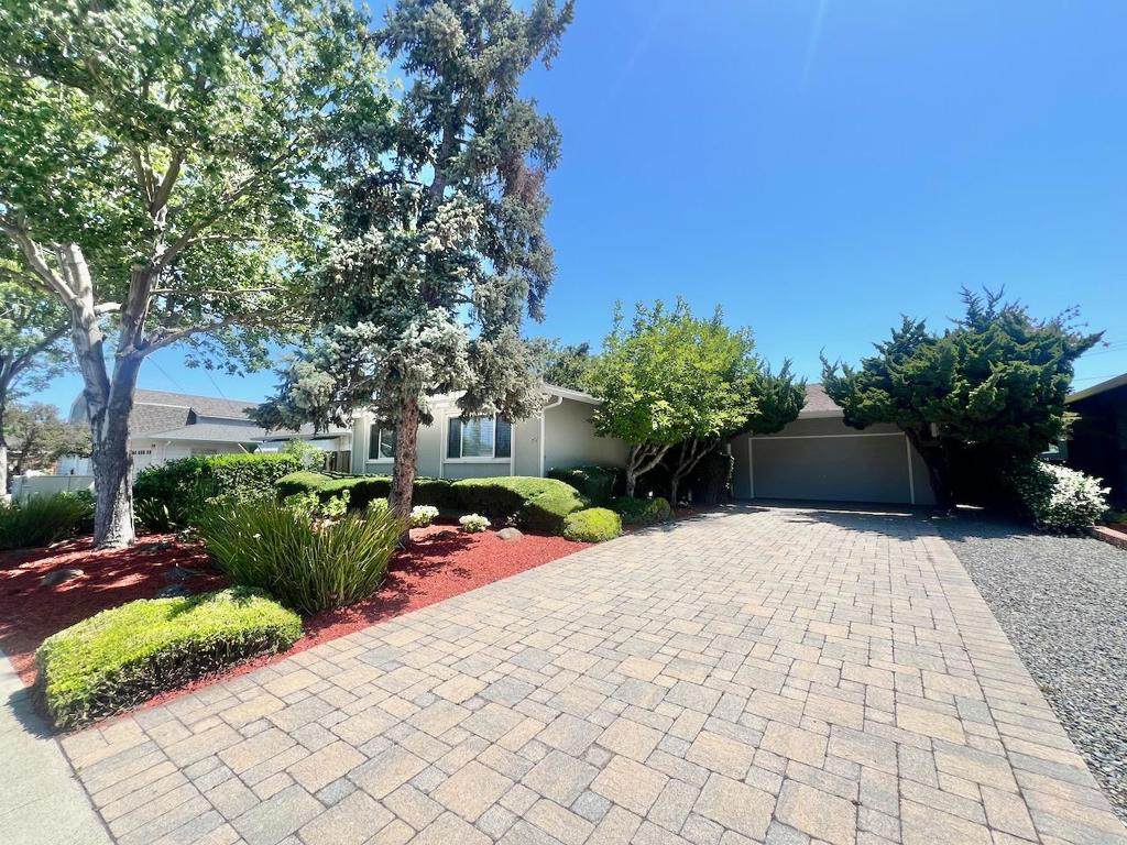 771 Pomeroy Avenue - Photo 1