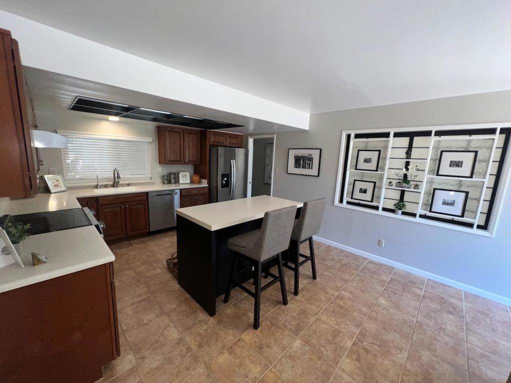 https://bt-photos.global.ssl.fastly.net/socal/orig_boomver_1_435706130-2.jpg