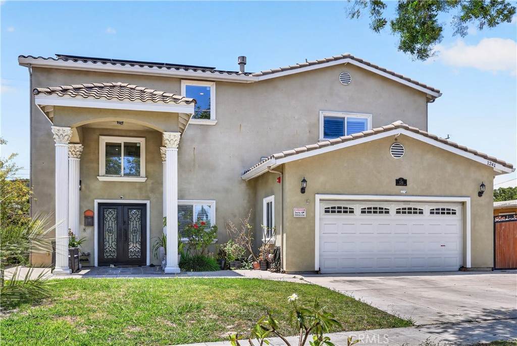 1241 Studebaker - Photo 1