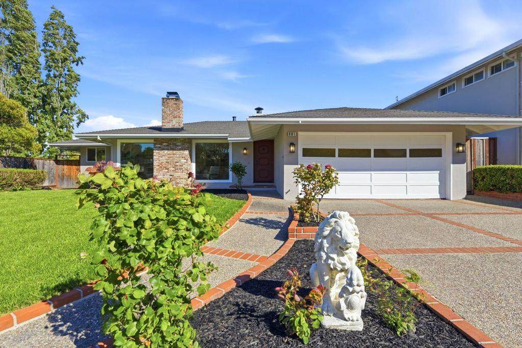 901 Larkspur Drive - Photo 1