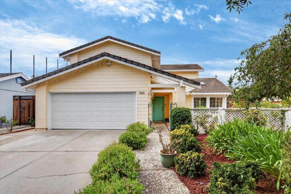985 Summerfield Drive - Photo 1