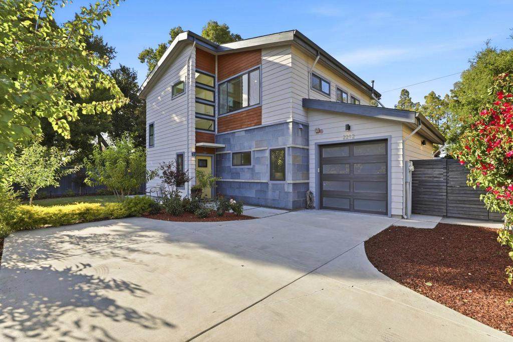2212 Leland Avenue - Photo 1
