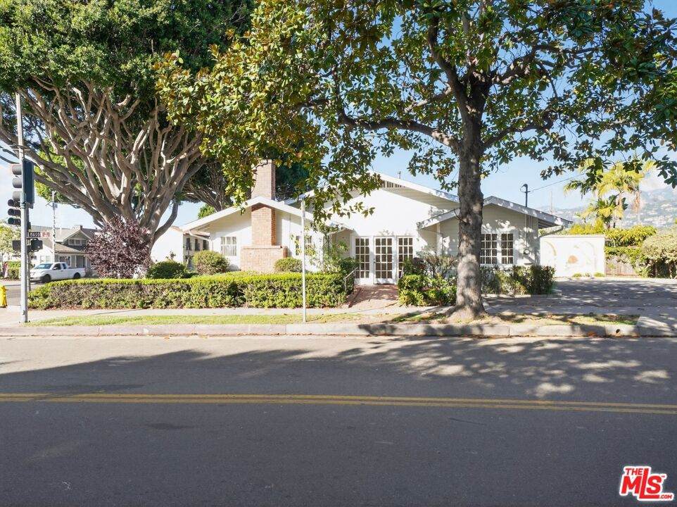 https://bt-photos.global.ssl.fastly.net/socal/orig_boomver_1_435860948-4.jpg