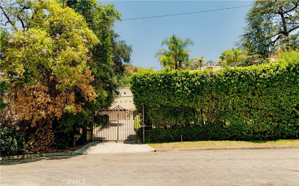 https://bt-photos.global.ssl.fastly.net/socal/orig_boomver_1_435860960-2.jpg
