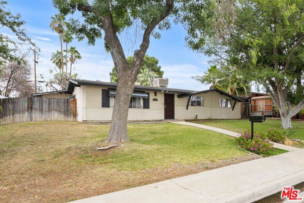 https://bt-photos.global.ssl.fastly.net/socal/orig_boomver_1_435880603-2.jpg